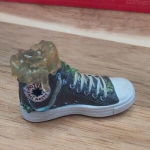 Zuru Mega Gross Mini -Snotverse Sneaker